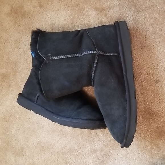 UGG Bailey Button Boots - Picture 12 of 16